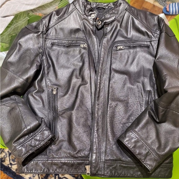 Danier leather jacket - Picture 2 of 7